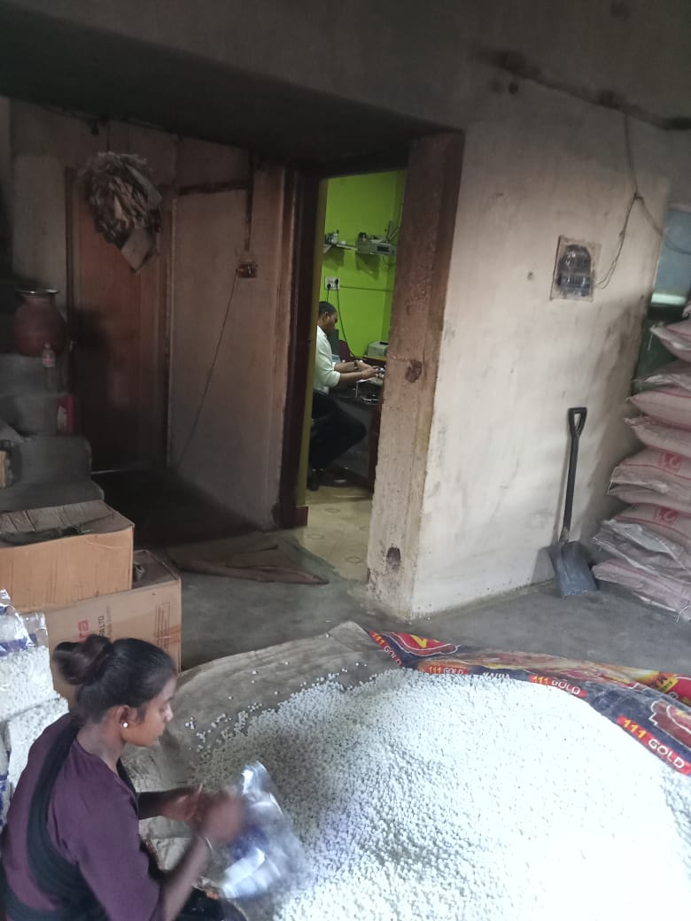 खाद्य सुरक्षा विभाग ने दी दबिश, श्री प्रसाद इलाईची दाना निर्माण में मिली गड़बड़ी