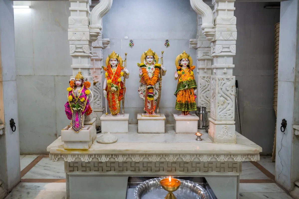  बड़ा मंगल 2026: हनुमान जी की पूजा के साथ जरूर करें श्रीराम की आरती, दूर होंगे संकट और पूरी होंगी मनोकामनाएं 