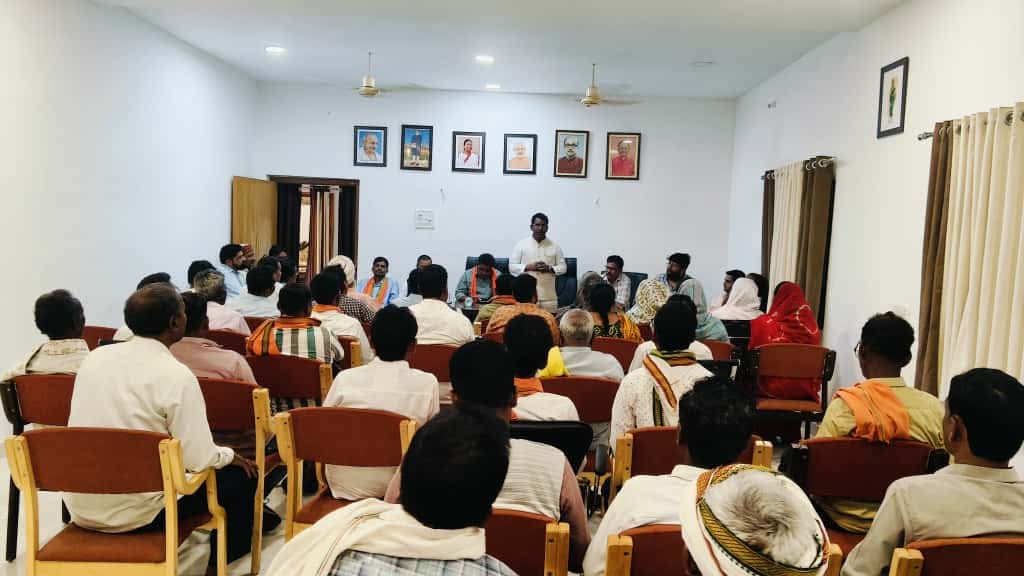 जिले से हजारो की संख्या में राजधानी में आयोजित  राज्योत्सव रजत जयंती समारोह में लोग शामिल होंगे 
