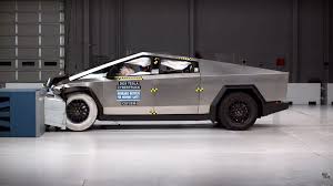 Tesla Cybertruck के क्रैश टेस्ट का रिजल्ट,मिली इतनी रेटिंग