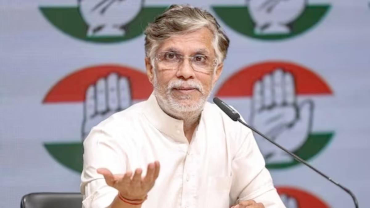 रायपुर में पवन खेड़ा का मोदी सरकार पर बड़ा हमला: -1देश को बताइए PM मोदी आखिर किससे नहीं डरते-1, RSS और राम मंदिर मुद्दे पर भी साधा निशाना