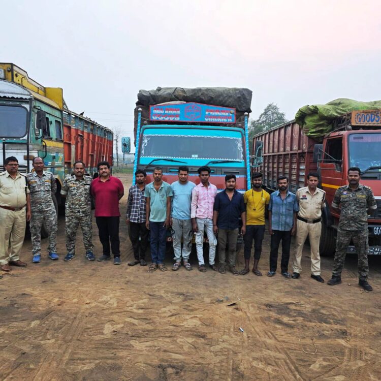 “ऑपरेशन प्रहार”में रायगढ़ पुलिस की बड़ी कार्रवाई, अवैध कबाड़ पर कार्रवाई में 1 करोड़ 15 लाख की संपत्ति जप्त
