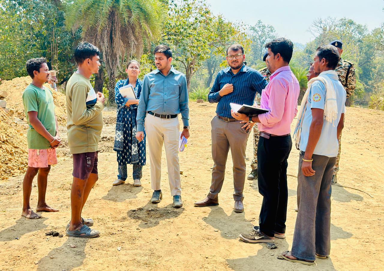  सुकमा की 33 पंचायतों में मिशन कनेक्ट के तहत प्रशासन की दस्तक