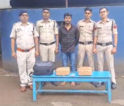 10 किलो गांजे के साथ एक आरोपी को पुलिस ने धरदबोचा