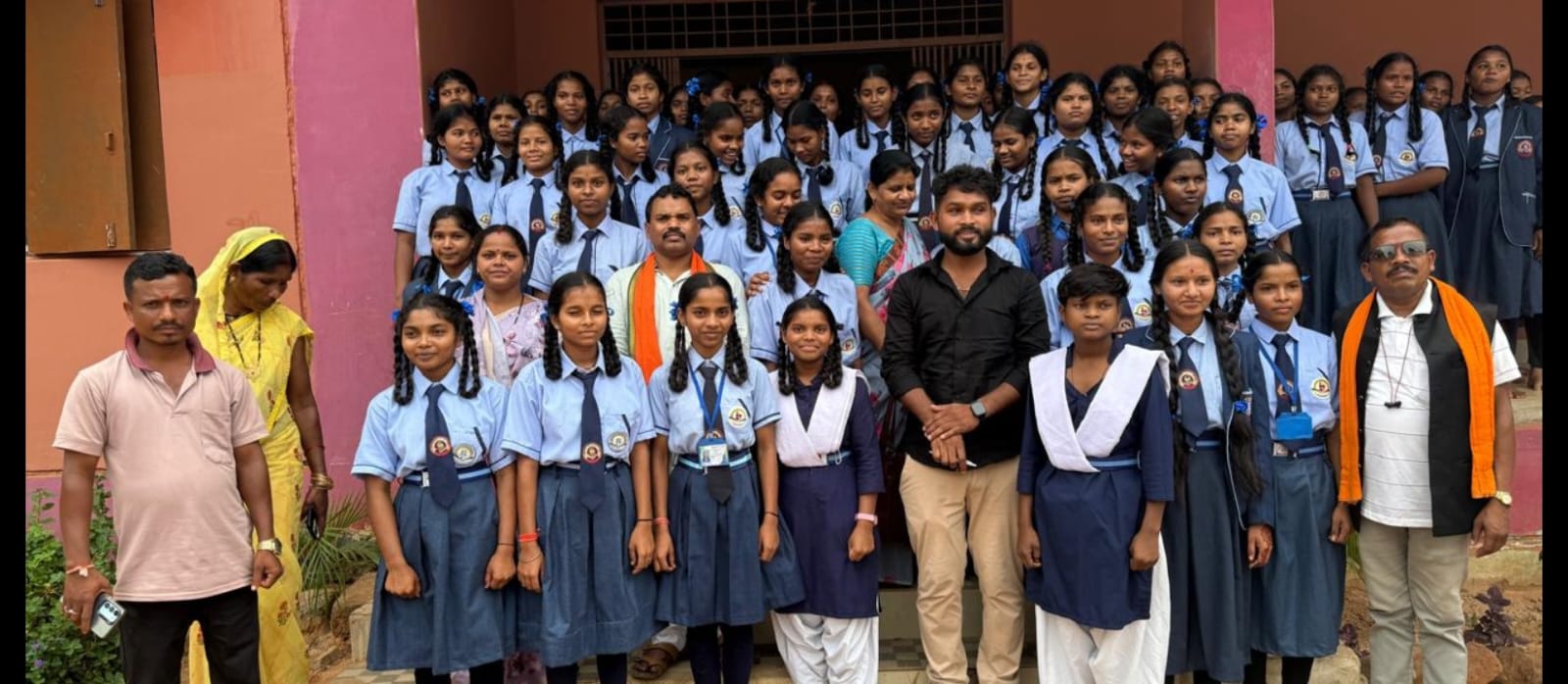 जिला पंचायत अध्यक्ष नंदलाल मुड़ामी का छात्रावास दौरा: छात्राओं को दी प्रेरणादायक सीख, समस्याओं के समाधान के दिए निर्देश
