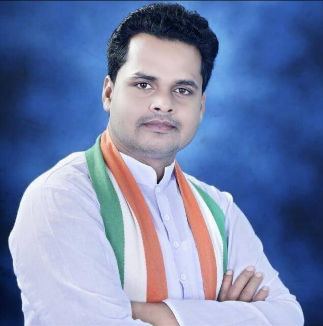 बिजली गुम सायं-सायं, जनता के जेब मे बोझ आयं-बायं - कुशल कश्यप 