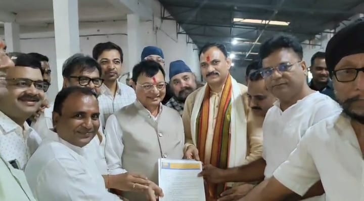 मनेन्द्रगढ़ में औद्योगिक क्षेत्र स्थापित करने की मांग ,कैट ने उद्योग एवं श्रम मंत्री को सौंपा ज्ञापन