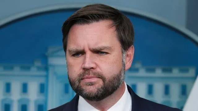 ‘कोई ईरानी जहाज बाहर नहीं निकलेगा’—जेडी वेंस की तेहरान को सख्त चेतावनी