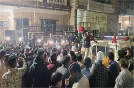 13 साल की मासूम बच्ची के साथ दुष्कर्म,भीड़ ने आरोपी को किया आग के हवाले