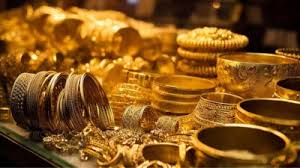 अभी और कितना गिरेंगी सोने की कीमतें? जानें एक्सपर्ट्स से 