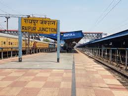 रेलवे कर्मचारियों की सुरक्षा व्यवस्था पर सवाल! ठेकेदारों की गुंडागर्दी, मुख्य वाणिज्य निरीक्षक के साथ मारपीट 