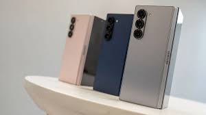 Samsung के मुड़ने वाले 5G फोन पर सबसे बड़ी डील, इतनी कम हुई कीमत