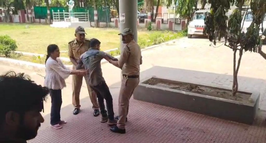 धमतरी जनदर्शन प्रकरण में बड़ा खुलासा: इच्छा मृत्यु मांगने वाले युवक के आरोप जांच में निकले तथ्यहीन, जमीन विवाद आया सामने