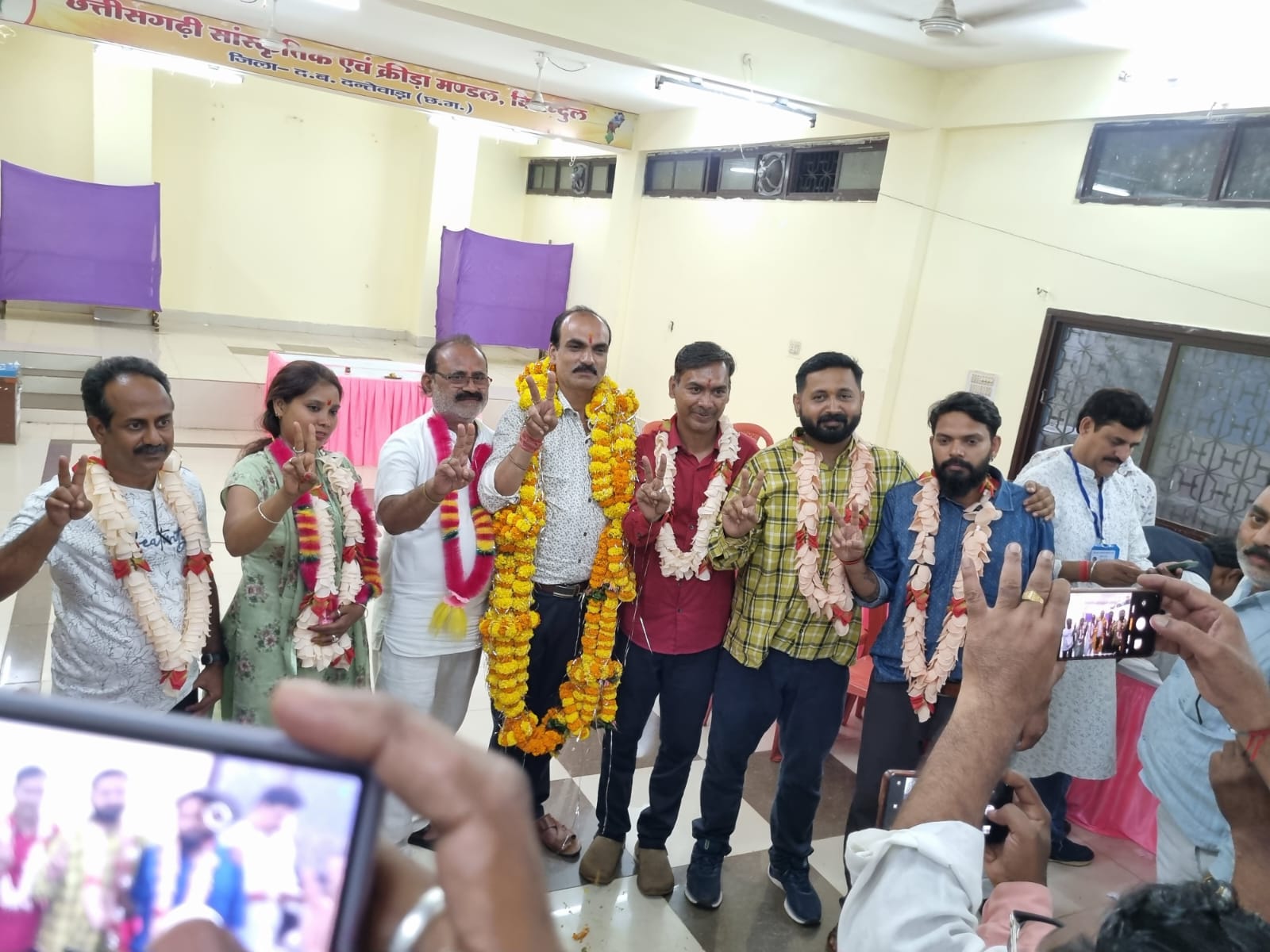 किरंदुल व्यापारी कल्याण संघ के ऐतिहासिक चुनाव में ओम सोनी पैनल की शानदार जीत