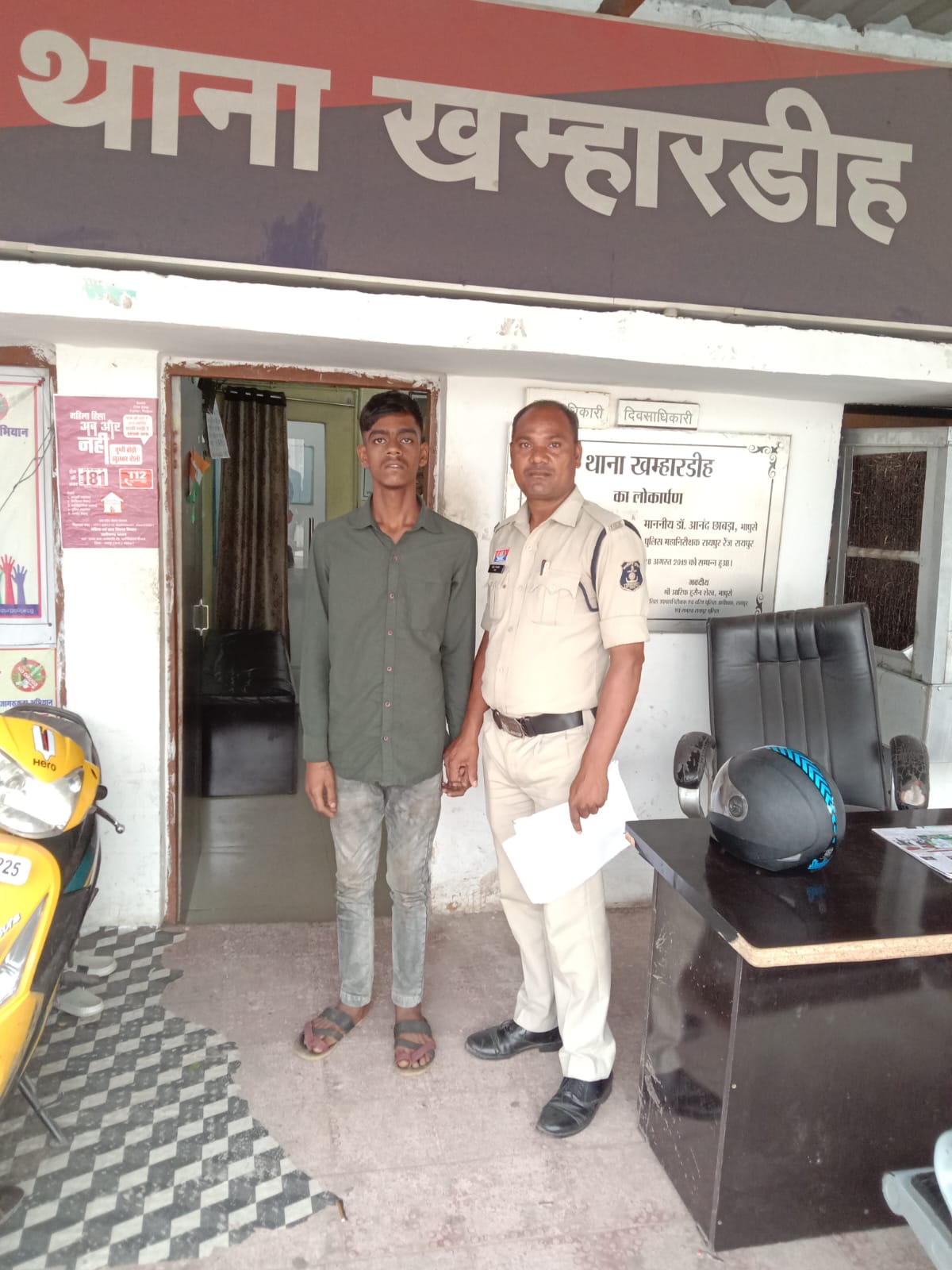 मकान एवं क्लीनिक में चोरी की 03 घटनाओं को अंजाम देने वाले विधि के साथ संघर्षरत 03 बालक एवं 01 आरोपी सहित कुल 04 गिरफ्तार