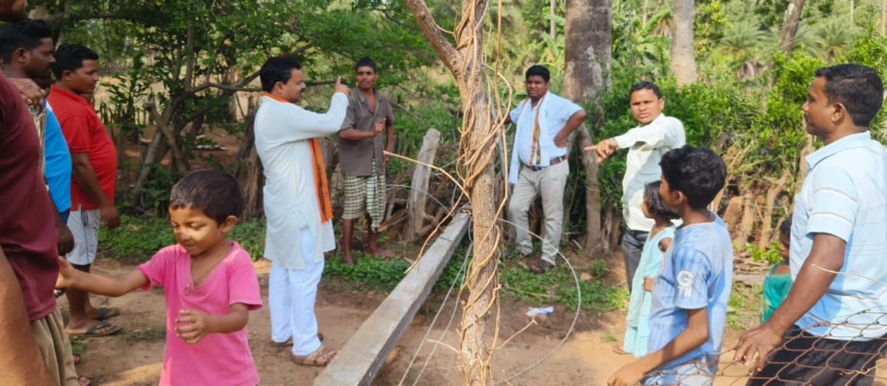 तेज आंधी-तूफान का कहर: कई मकान क्षतिग्रस्त,बिजली आपूर्ति ठप,दंतेवाड़ा जिला पंचायत अध्यक्ष नंदलाल मुड़ामी ने लिया जायजा