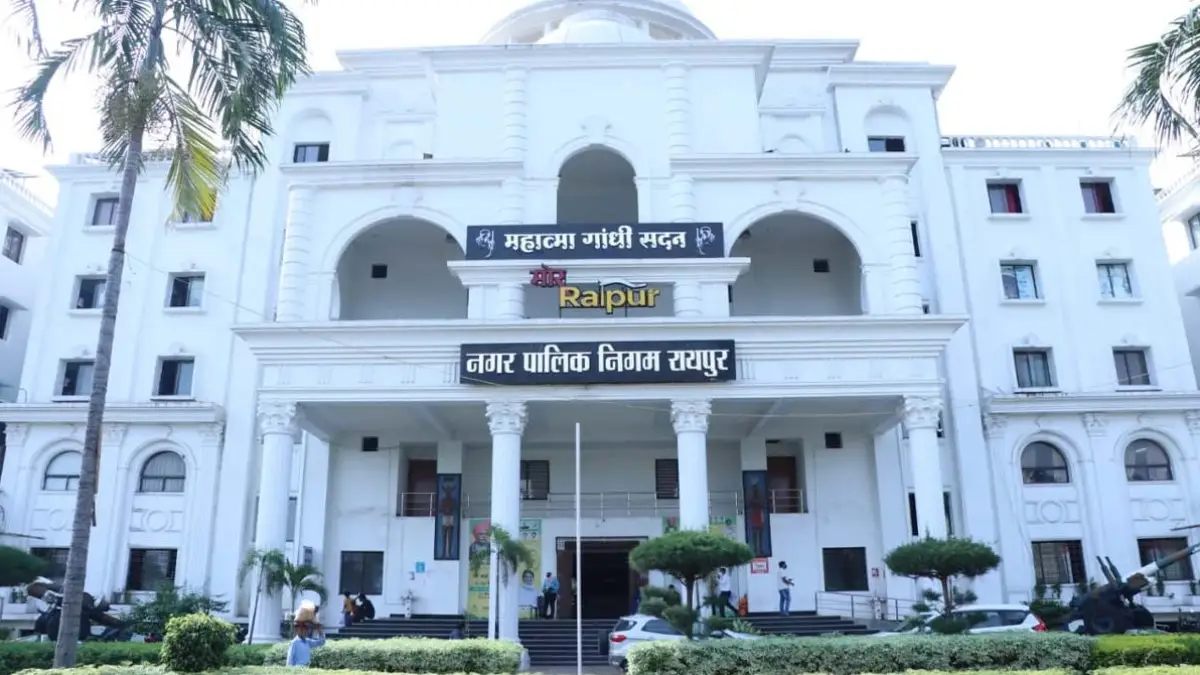 रायपुर में गंदे पानी की सप्लाई पर कार्रवाई, ठेकेदार पर जुर्माना