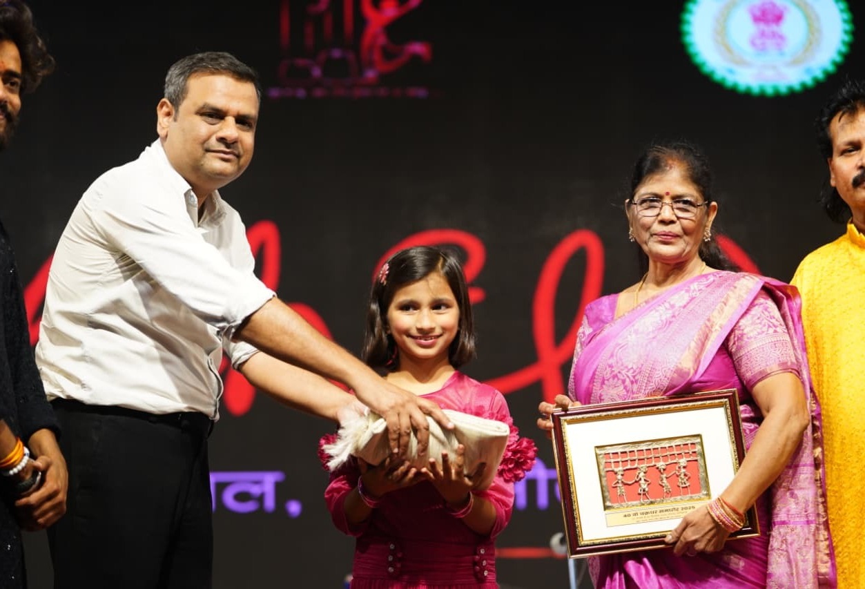 चक्रधर समारोह 2025 : रायगढ़ की नन्ही बालिका आराध्या सिंह ने दी मनमोहक प्रस्तुति