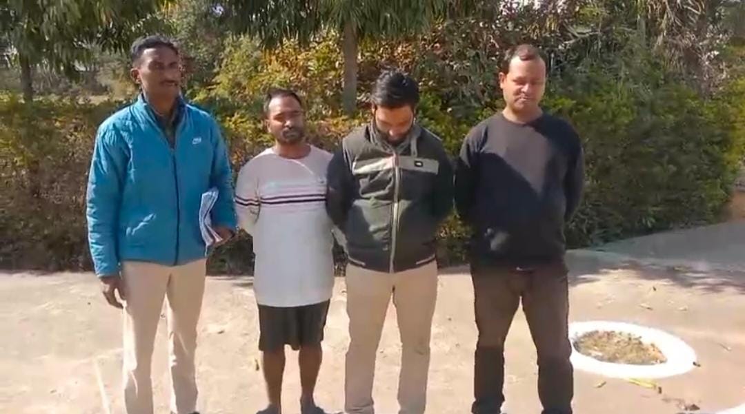 सुने गोदाम से चोरी के मामले मे ख़रीदादार समेत  03 आरोपी गिरफ्तार, 02 लाख का मशरुका जप्त