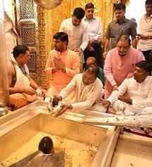 मुख्यमंत्री विष्णुदेव साय ने काशी में बाबा विश्वनाथ के दिव्य दर्शन किए