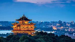 कपल्स को बिना कंडोम और गर्भनिरोधक गोलियों के रिश्ते बनाने को बढ़ावा दे रहा चीन, क्या है वजह?