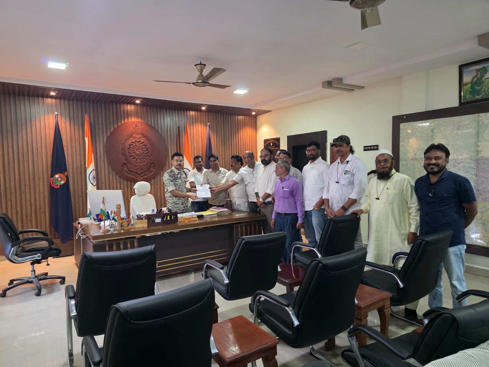 नक्सलवाद खत्म तो क्या पुलिसिया आतंक शुरू? पत्रकार और पुत्र पर ही दर्ज कर दी झूठी एफआईआर