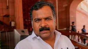 दिग्विजय सिंह ने की RSS की तारीफ तो भड़के कांग्रेस सांसद,इस आतंकी संगठन से की RSS की तुलना