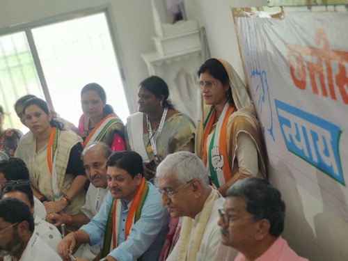 छत्तीसगढ़ न्याय यात्रा में शामिल होने जिले के नेतागण गिरौधपुरी धाम पहुंचे 