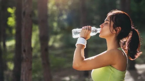 तेज गर्मी में सावधान! हीटस्ट्रोक और डिहाइड्रेशन की पहचान के 6 आसान तरीके