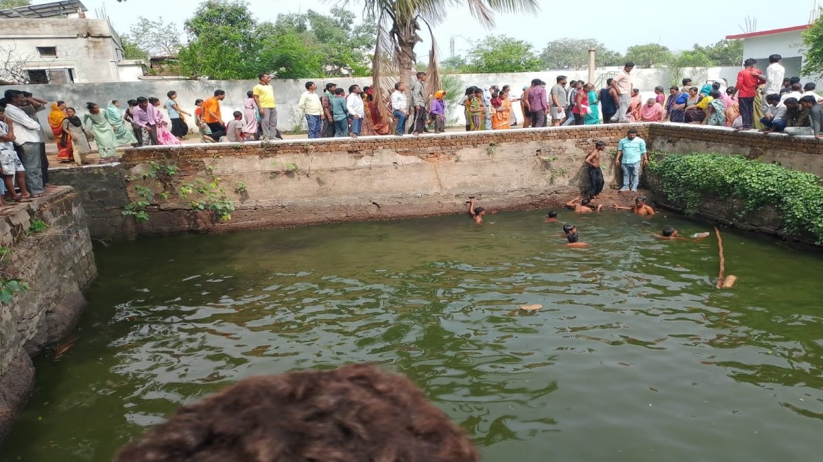 रायपुर में दर्दनाक हादसा: प्राचीन मंदिर की 30 फीट गहरी बावड़ी में डूबने से दो मासूम बच्चों की मौत, इलाके में मातम
