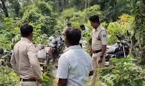 पुलिस ने जुआरियों के अड्डे पर की छापेमारी,जुआरी फरार, 17 बाइक बरामद