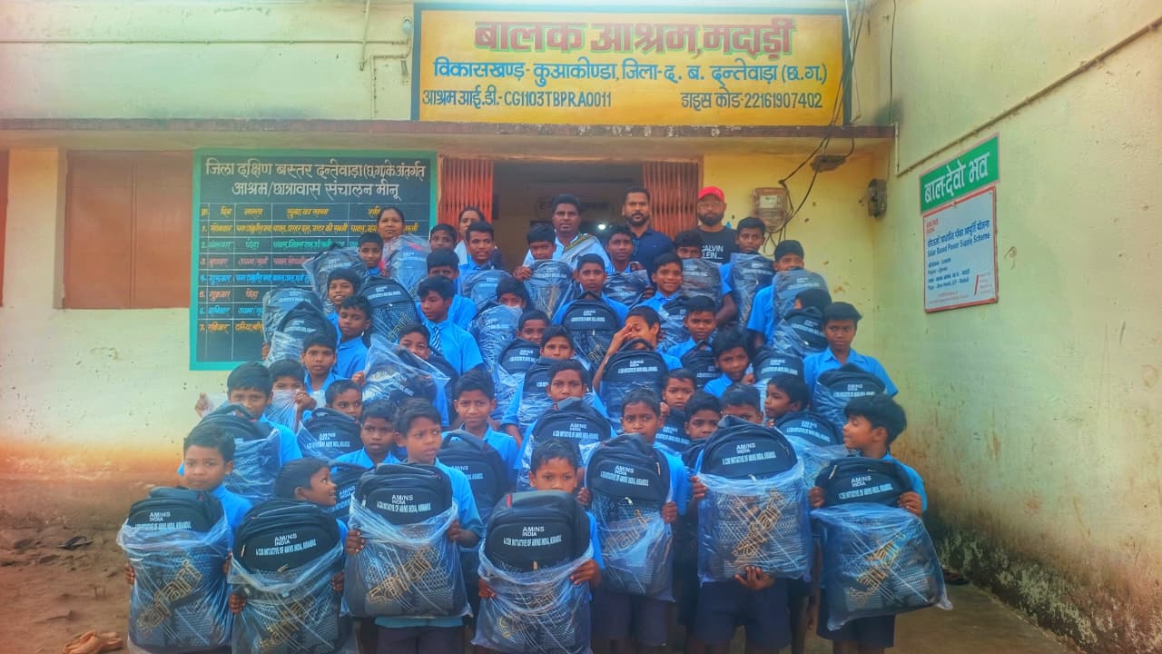 जनपद अध्यक्ष सुकालू मुड़ामी ने मदाड़ी आश्रम शाला का किया औचक निरीक्षण