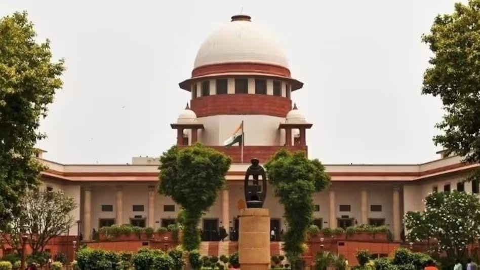 नाम के आगे डॉक्टर लिखने का हक नहीं! 4 साल की रेप पीड़िता बच्ची को इलाज से इनकार करने पर सुप्रीम कोर्ट की सख्त फटकार
