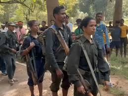 बस्तर में 21 नक्सलियों ने छोड़ा लाल आतंक का साथ,13 महिला नक्सली शामिल