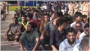 अवैध पाकिस्तानी और बंग्लादेशी पाषर्दों को बना रहे मोहरा या बन रहे मोहरा ?