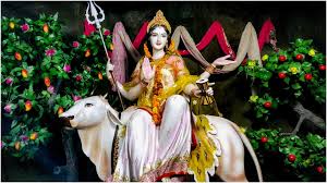  शारदीय नवरात्रि का आठवां दिन इन दिव्य मंत्रों के जप से करें मां महागौरी को प्रसन्न