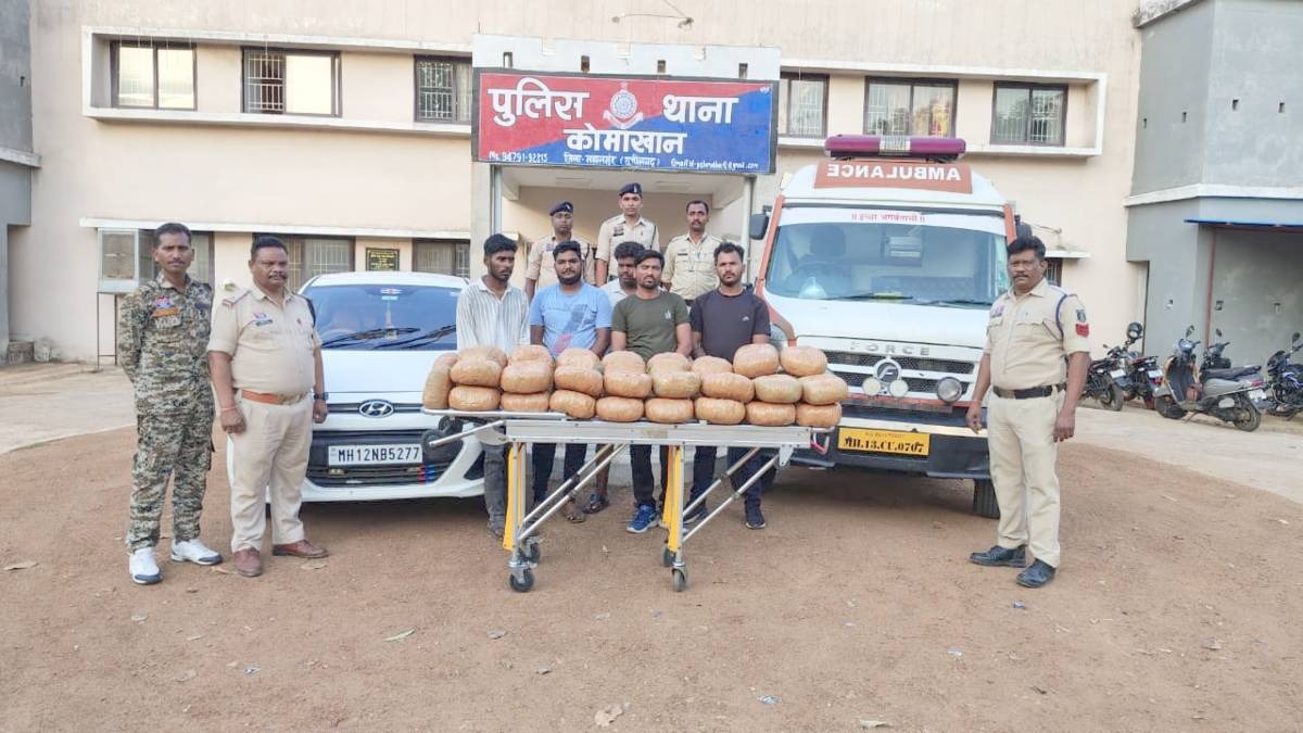 एंबुलेंस में छिपाकर हो रही थी गांजा तस्करी, महासमुंद पुलिस ने 5 तस्करों को दबोचा
