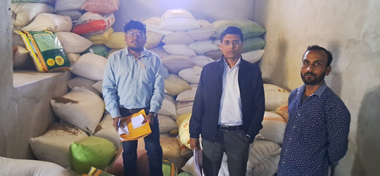 खरीदी वर्ष 2025-26: जिले में अवैध धान भंडारण व व्यापार पर सख्त कार्रवाई,मंडी जांच दल द्वारा एक ही दिन में 6 प्रकरण दर्ज