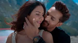 एक दीवाने की दीवानियत : पहले दिन की धांसू कमाई,अब भी जलवा बरकरार 