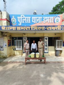 30 लीटर कच्ची महुआ शराब के साथ आरोपी गिरफ्तार