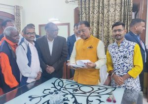 मुख्यमंत्री विष्णु देवसाय को माता कौशल्या जन्मभूमि - कोसला के धार्मिक पर्यटन विकास हेतु डॉ शांतिलाल कैवर्त के नेतृत्व में 25 पृष्ठीय सौंपा गया ज्ञापन