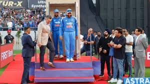 वडोदरा में रोहित-कोहली का अनोखा सम्मान, खुद अपनी ही हंसी नहीं रोक पाए