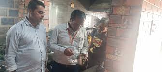 खाद्य विभाग द्वारा महासमुंद के विभिन्न प्रतिष्ठानों का निरीक्षण कर नमूना जांच की कार्रवाई की गई