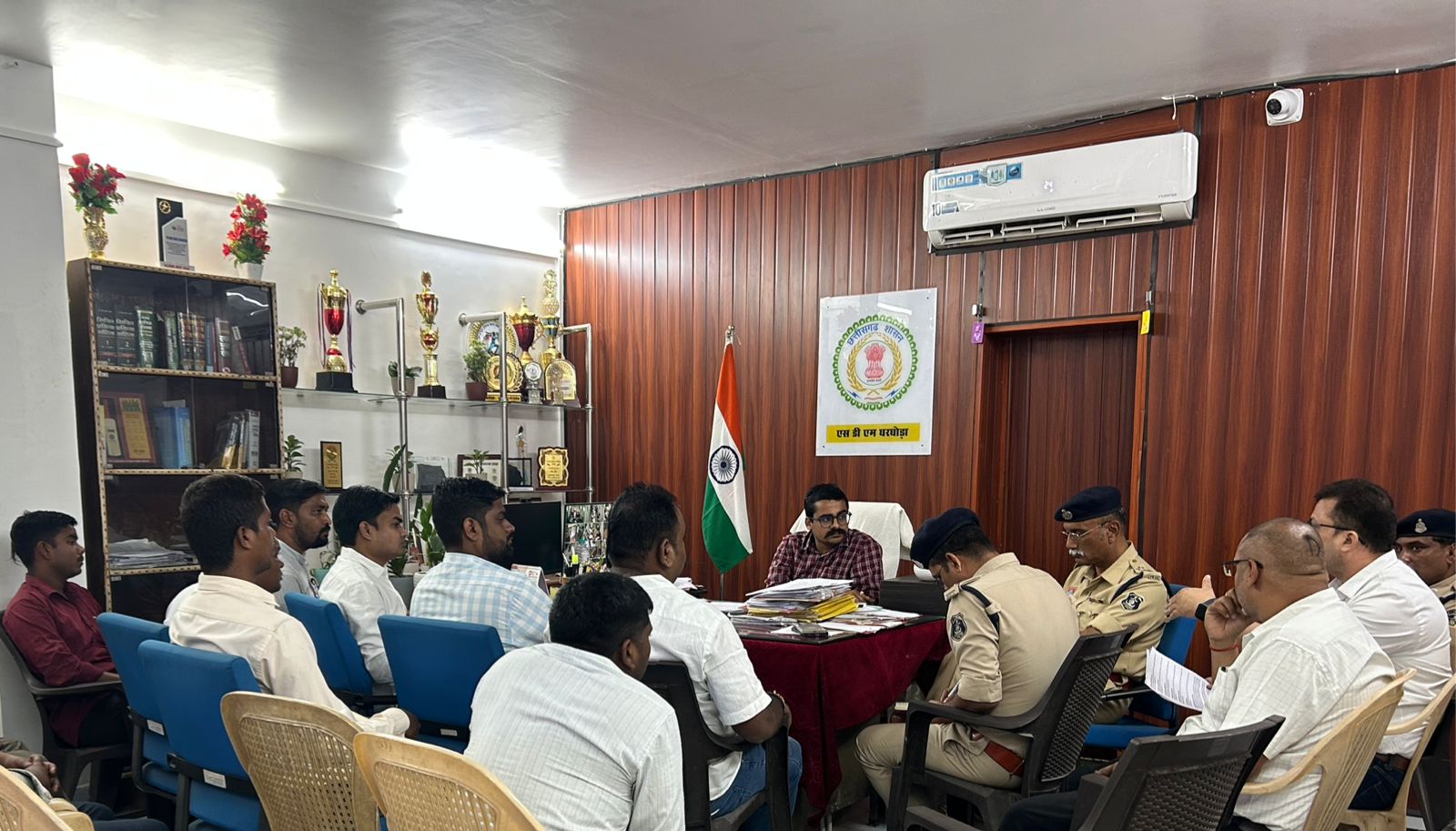 घरघोड़ा में त्रिपक्षीय बैठक का असर: सहमति बनी, प्रस्तावित आंदोलन फिलहाल टला