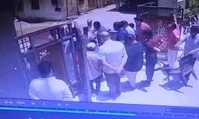 बिलासपुर: पूर्व महापौर राजेश पांडेय और बेटे राहुल पर मारपीट का आरोप, CCTV वीडियो वायरल; FIR दर्ज