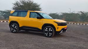 टाटा सिएरा के सभी वेरिएंट की कीमतें हुईं जारी