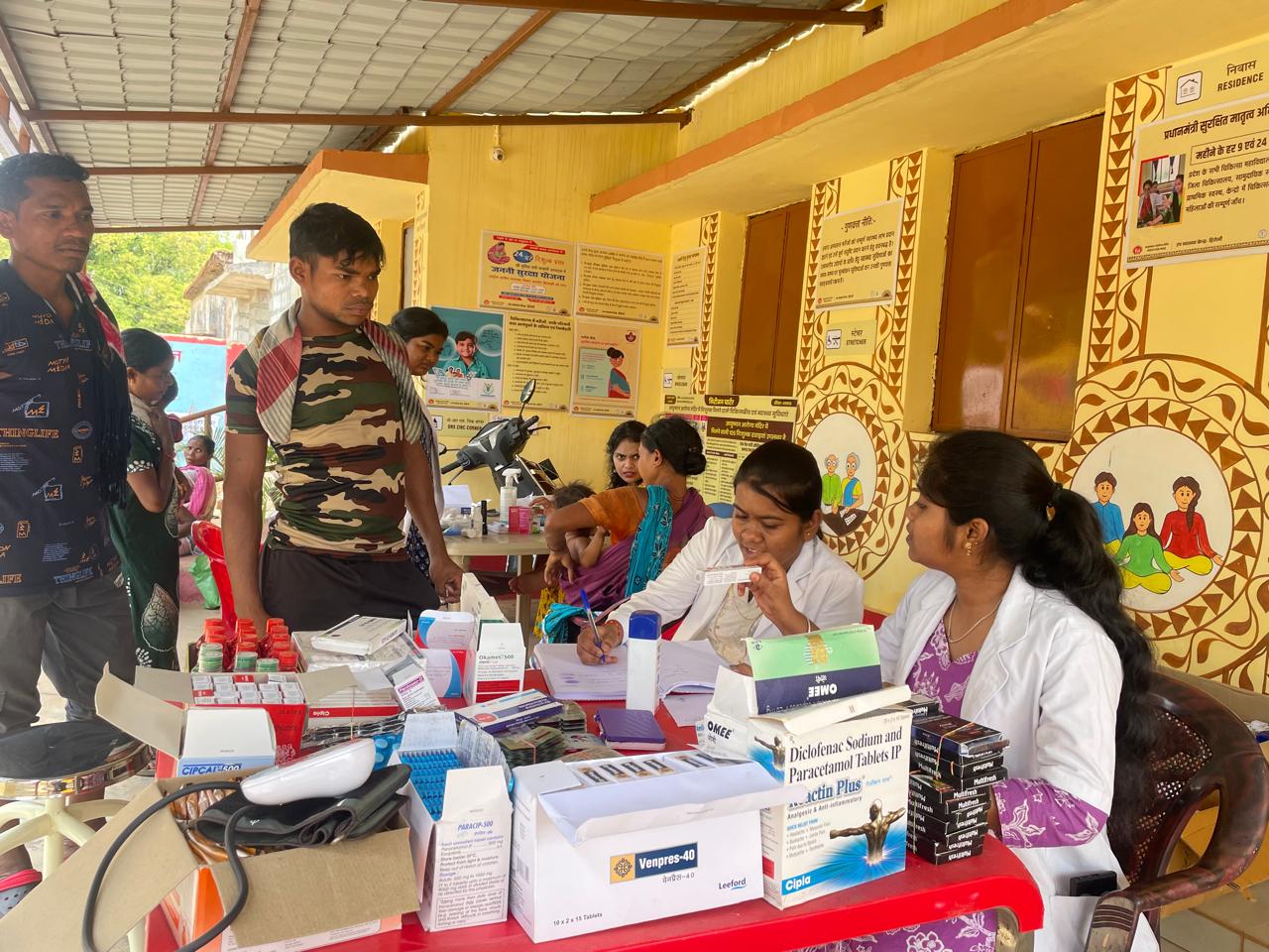 एएम/एनएस इंडिया किरंदुल द्वारा ग्राम पंचायत हिरोली में स्वास्थ्य शिविर का सफल आयोजन: ग्रामीणों को मिली मुफ्त इलाज और दवाइयों की सौगात