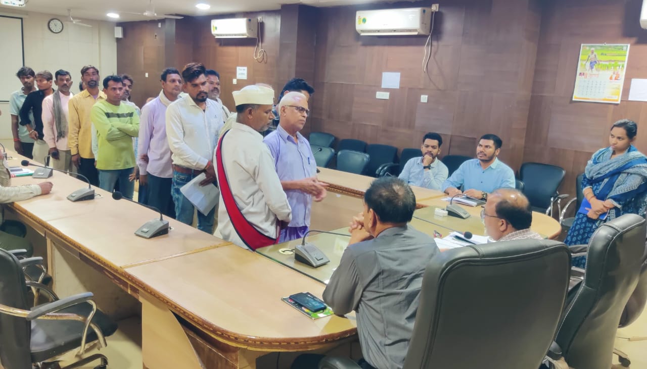 समय-सीमा बैठक के पश्चात सीईओ टेकचंद अग्रवाल ने जनदर्शन में सुनीं जनसमस्याएं, 34 आवेदन हुए प्राप्त