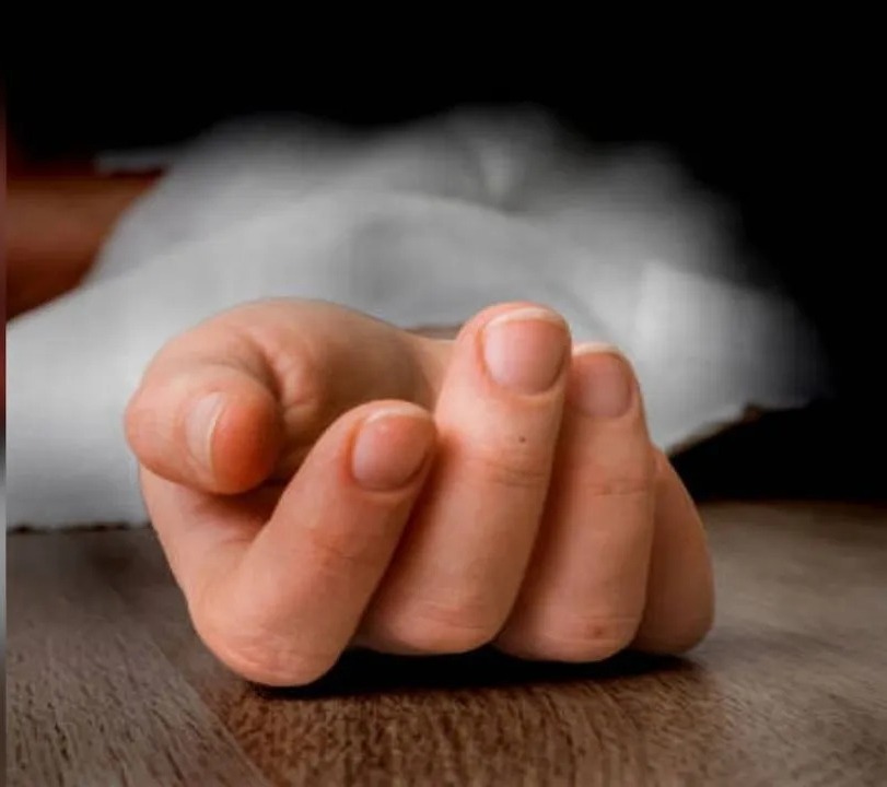 CG: 17 साल की नाबालिग लड़की ने पानी की टंकी से लगाई छलांग,पूरे इलाके में सन्नाटा और सदमे का माहौल