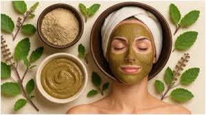 Skin Care Tips: बेदाग त्वचा के लिए ऐसे बनाएं तुलसी फेस पैक